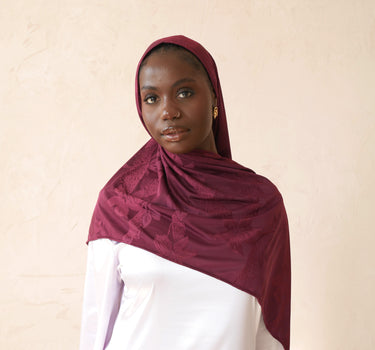 MAGENTA WINE PLAIN THREADED HIJAB